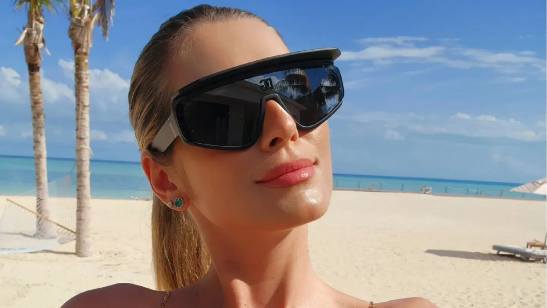 Lívia Andrade exibe bumbum perfeito em cliques de biquíni fio-dental: “Maravilhosa”