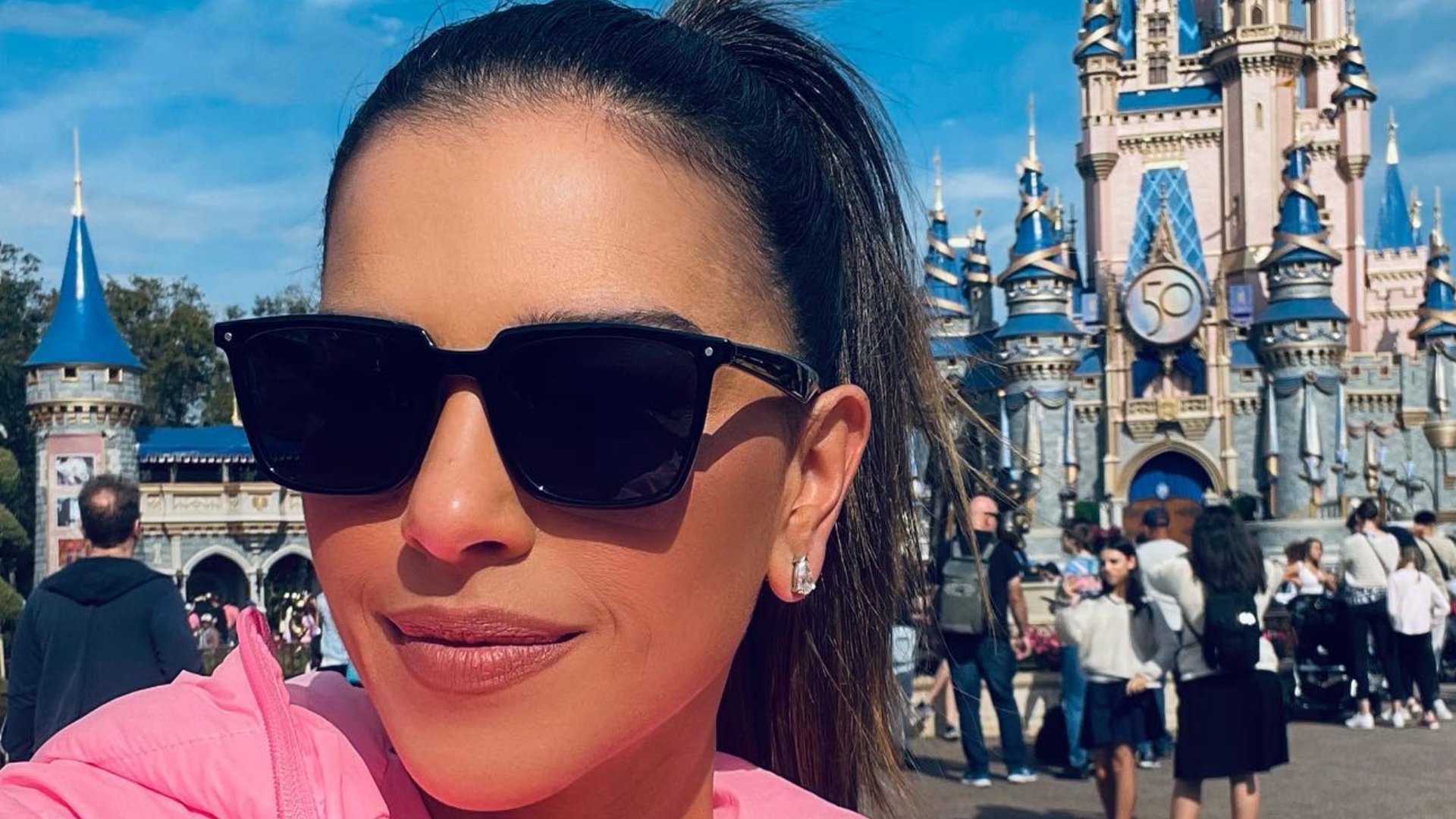 Mariana Rios abre álbum de fotos de sua viagem a Disney: “Voltar a ser criança”