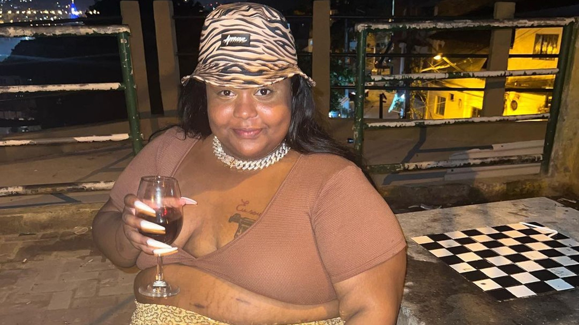 Mc Carol fala de preconceito ao contar que fez cirurgia bariátrica