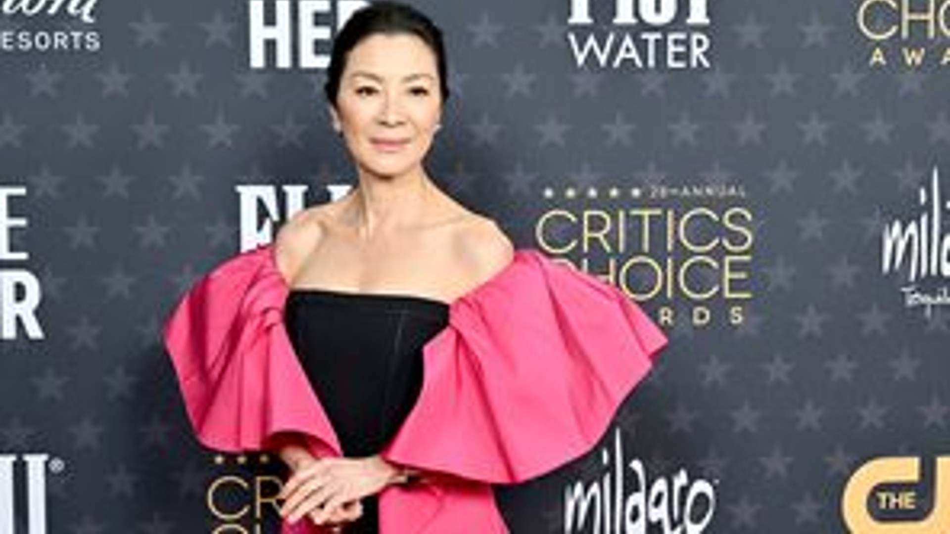 Michelle Yeoh faz história ao ser a primeira atriz asiática a ser indicada a categoria de melhor atriz no Oscar