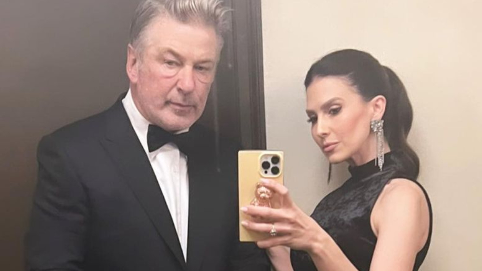 Mulher de Alec Baldwin faz desabafo após ator ser indiciado por morte em set