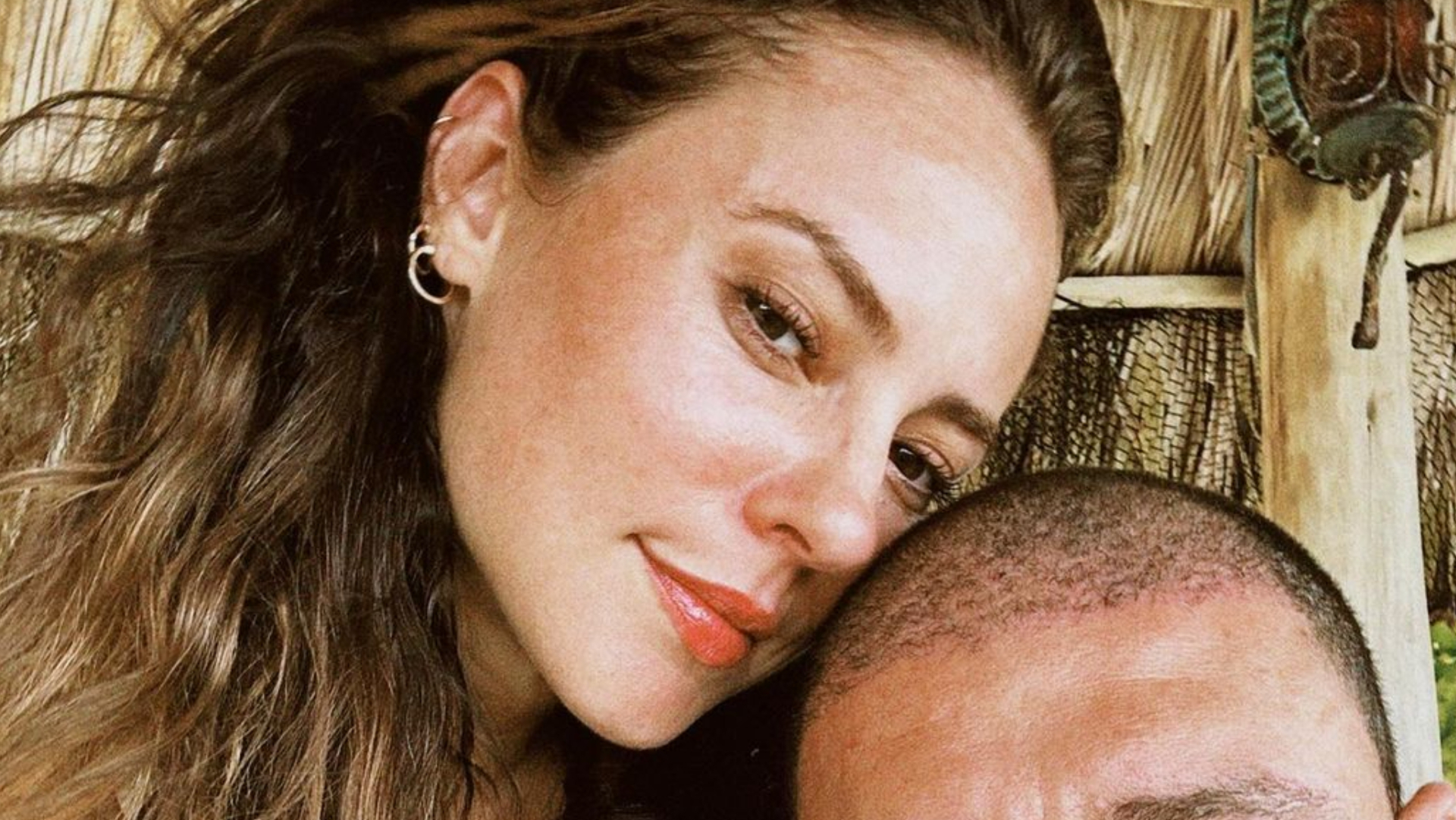 Paolla Oliveira encanta ao postar clique com Diogo Nogueira: ”As almas se encontraram”