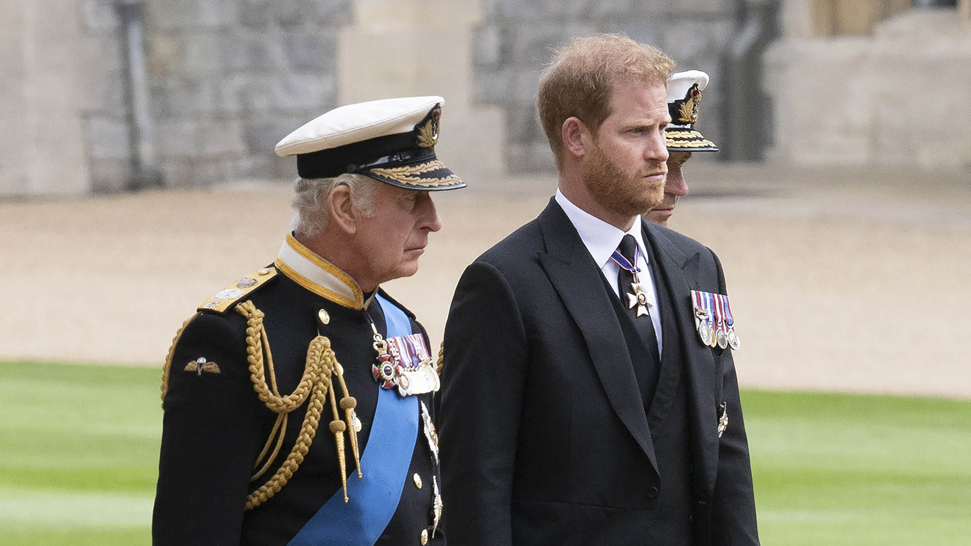 Realeza britânica monta ‘sala de guerra’ contra o livro do príncipe Harry