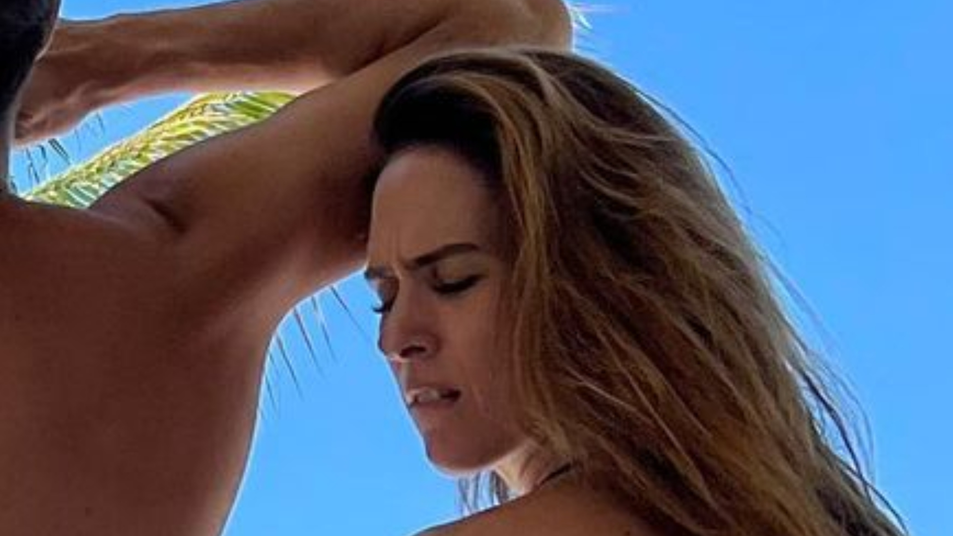 Tata Werneck brinca ao posar com Rafael Vitti de sunga: ”Aprecie com moderação”