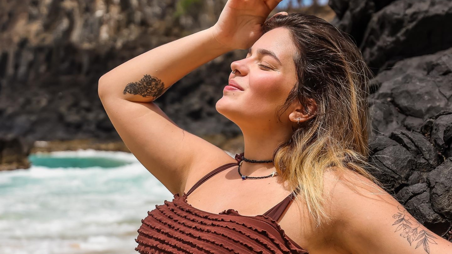 Grávida, Viih Tube surge deslumbrante ao renovar o bronzeado em Fernando de Noronha: “Eu e ela”