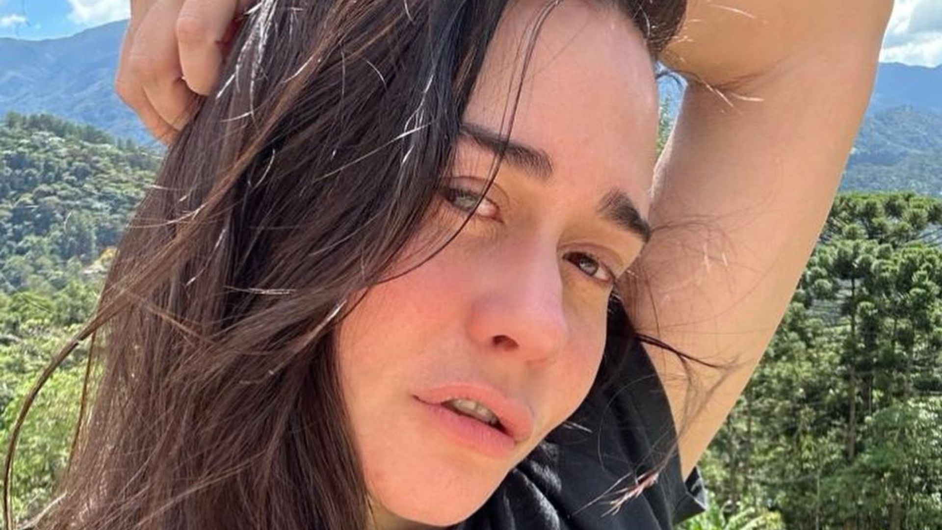 Relembre vezes em que Alessandra Negrini deixou os fãs babando com poses e looks provocantes