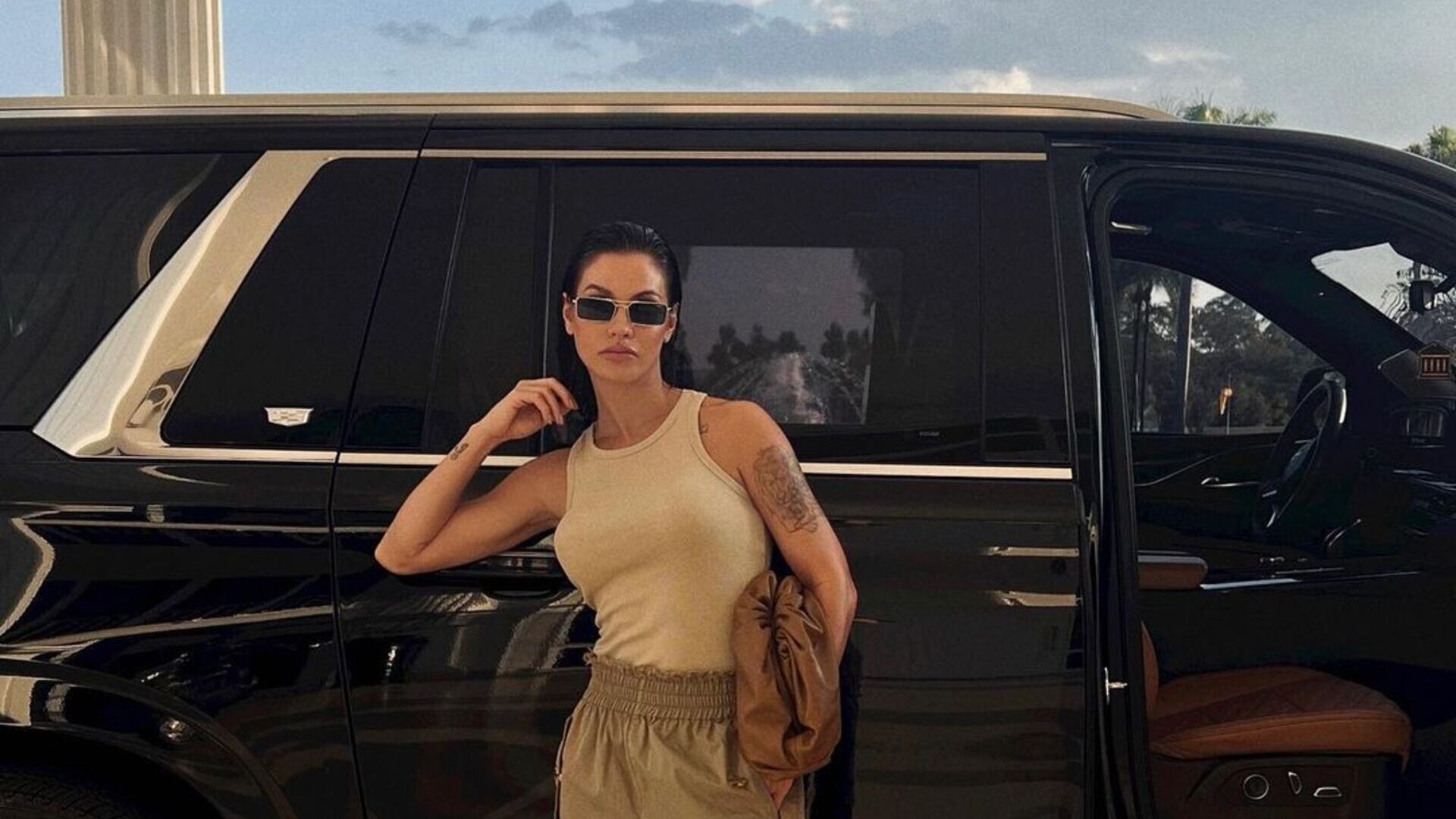 Andressa Suita causa ao surgir com look monocromático: ‘Sem igual’