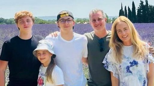 Angélica compartilha clique em família e altura dos filhos impressiona seguidores