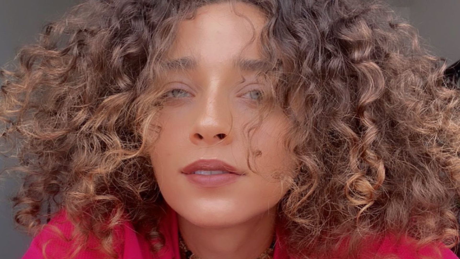 Atriz de Terra e Paixão, Letícia Laranja já passou por cirurgia superinvasiva. Saiba o que aconteceu!