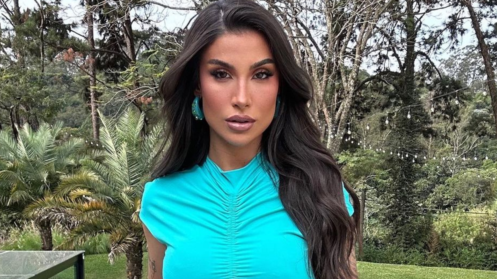 Bianca Andrade enlouquece ao eleger vestido aberto na barriga: ‘Que isso’