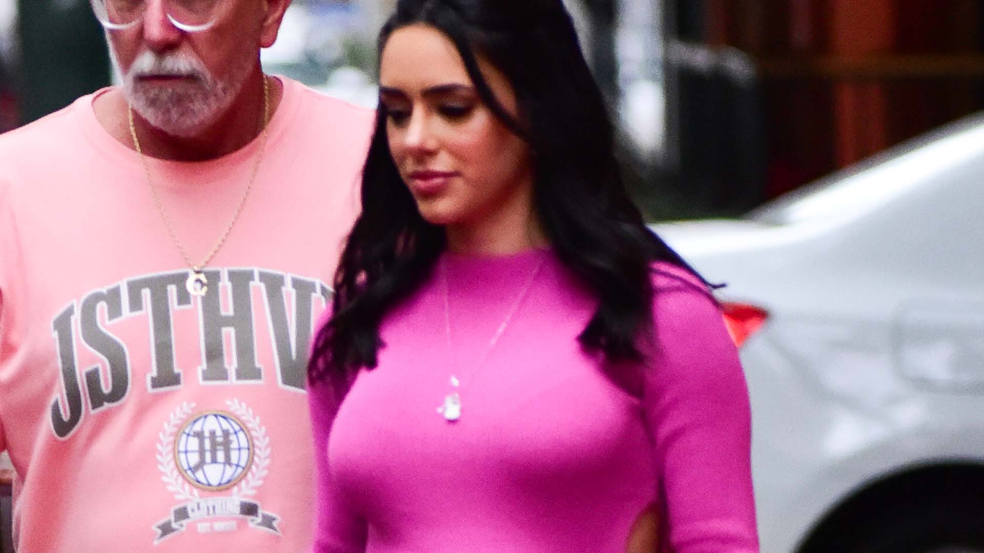 Grávida, Bruna Biancardi é vista com segurança de Neymar Jr e amigas em SP
