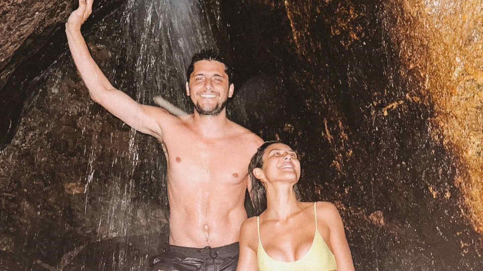 Bruno Gissoni e Yanna Lavigne esbanjam beleza em cliques na cachoeira: “Lindos”