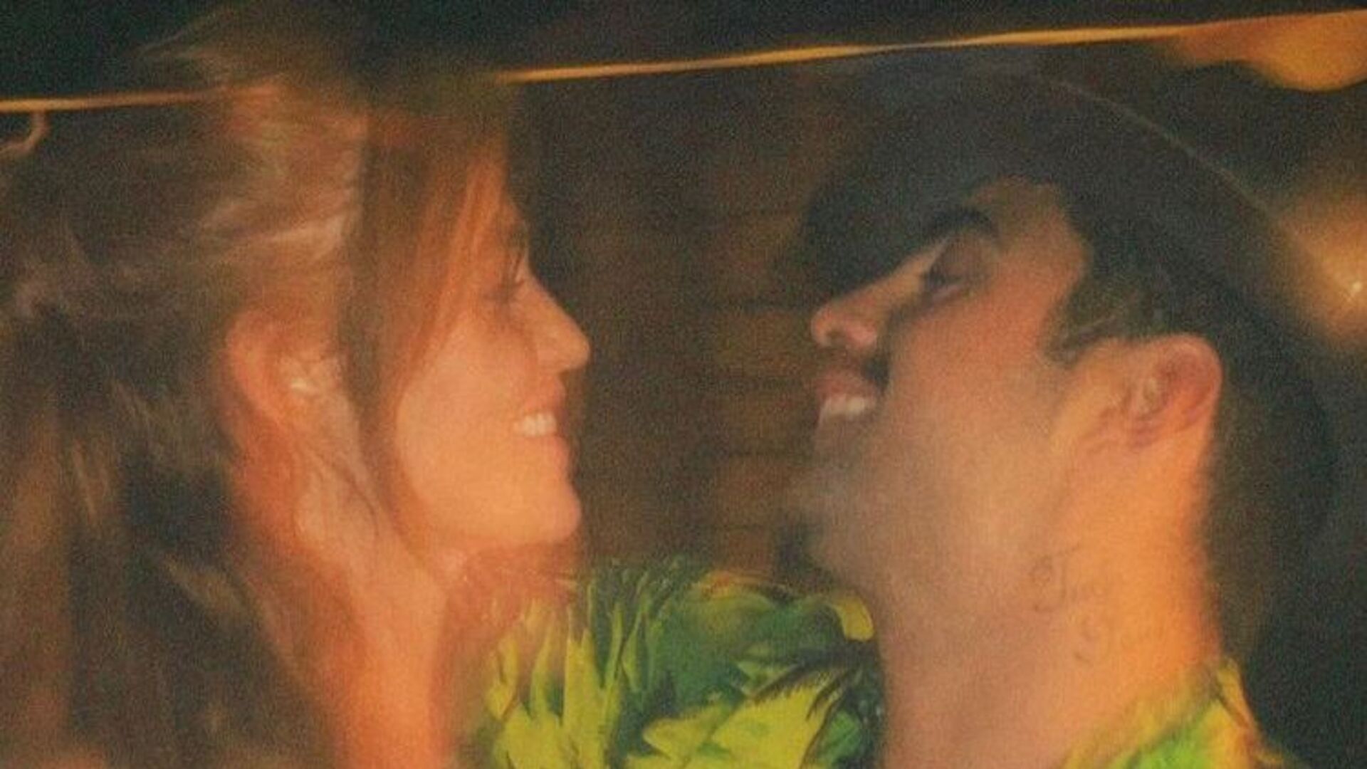Pedro Scooby e Cintia Dicker encantam ao posarem juntos em arraial: “Não dá”