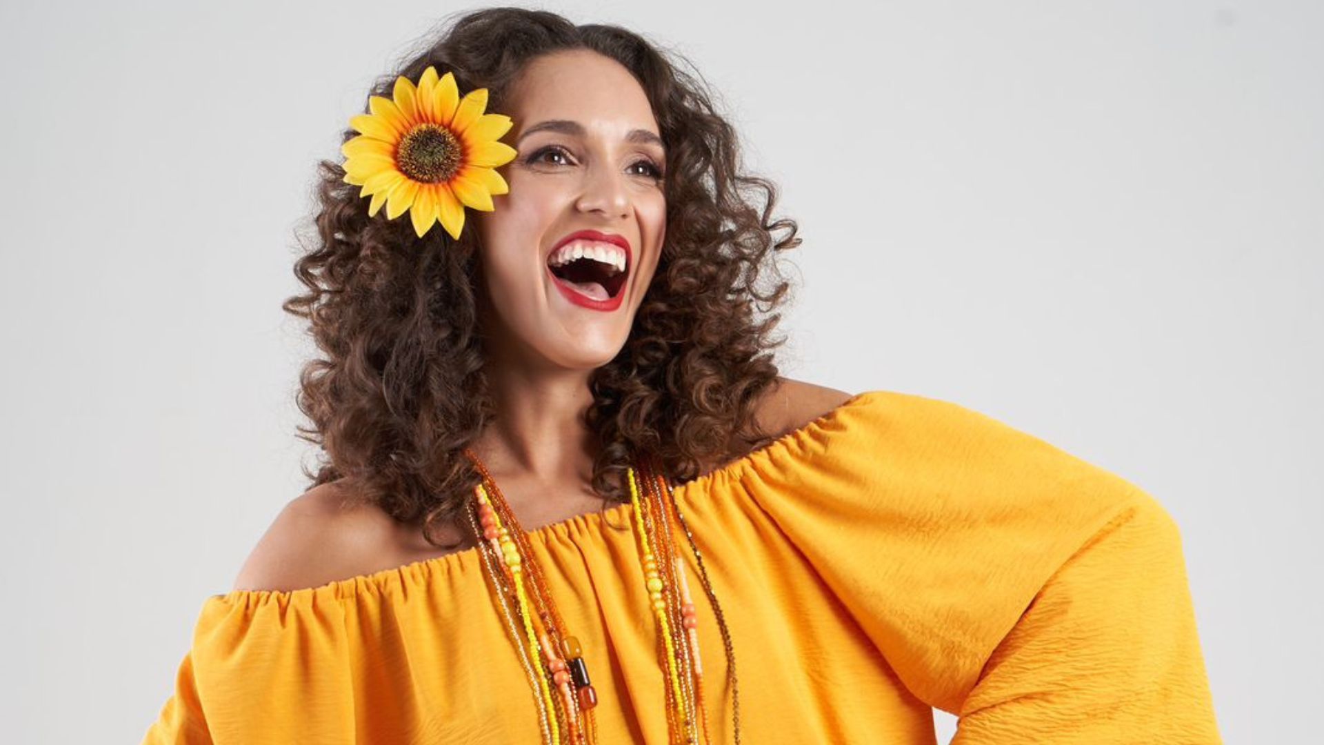 ‘Declaração de amor’, confessa atriz e cantora sobre viver Clara Nunes em peça com 42 músicas