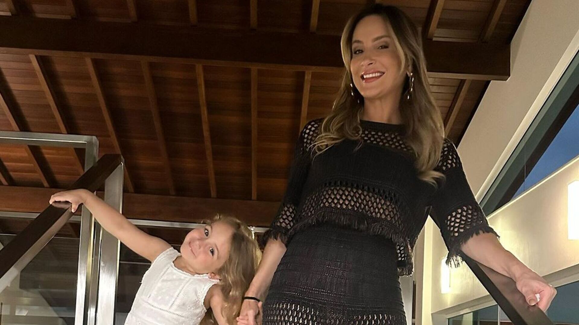 Claudia Leitte mostra fotos de seu aniversário e filhos roubam a cena: ‘Tão grande’