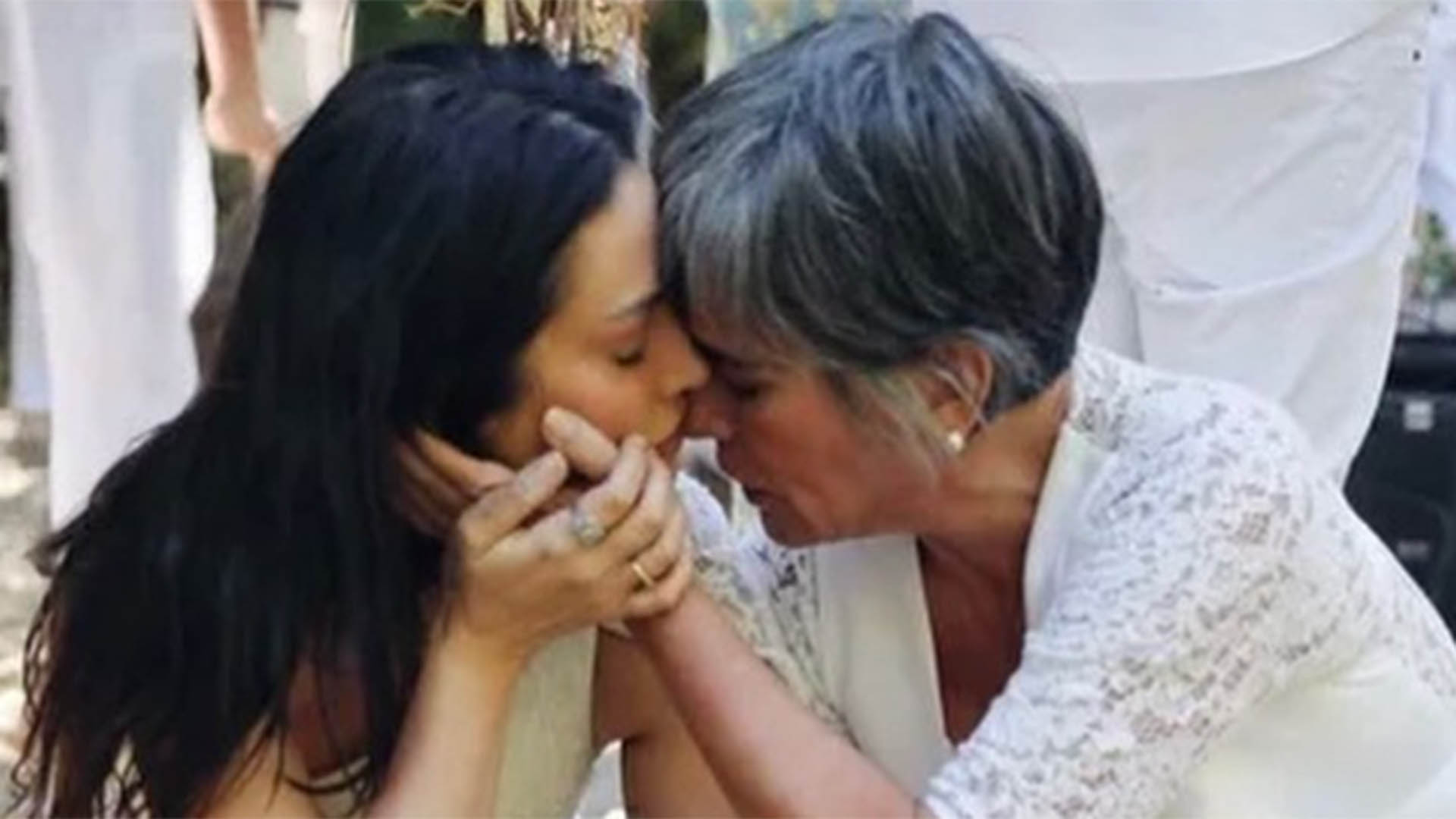 Gloria Pires exibe fotos inéditas do casamento da filha mais velha, Cleo