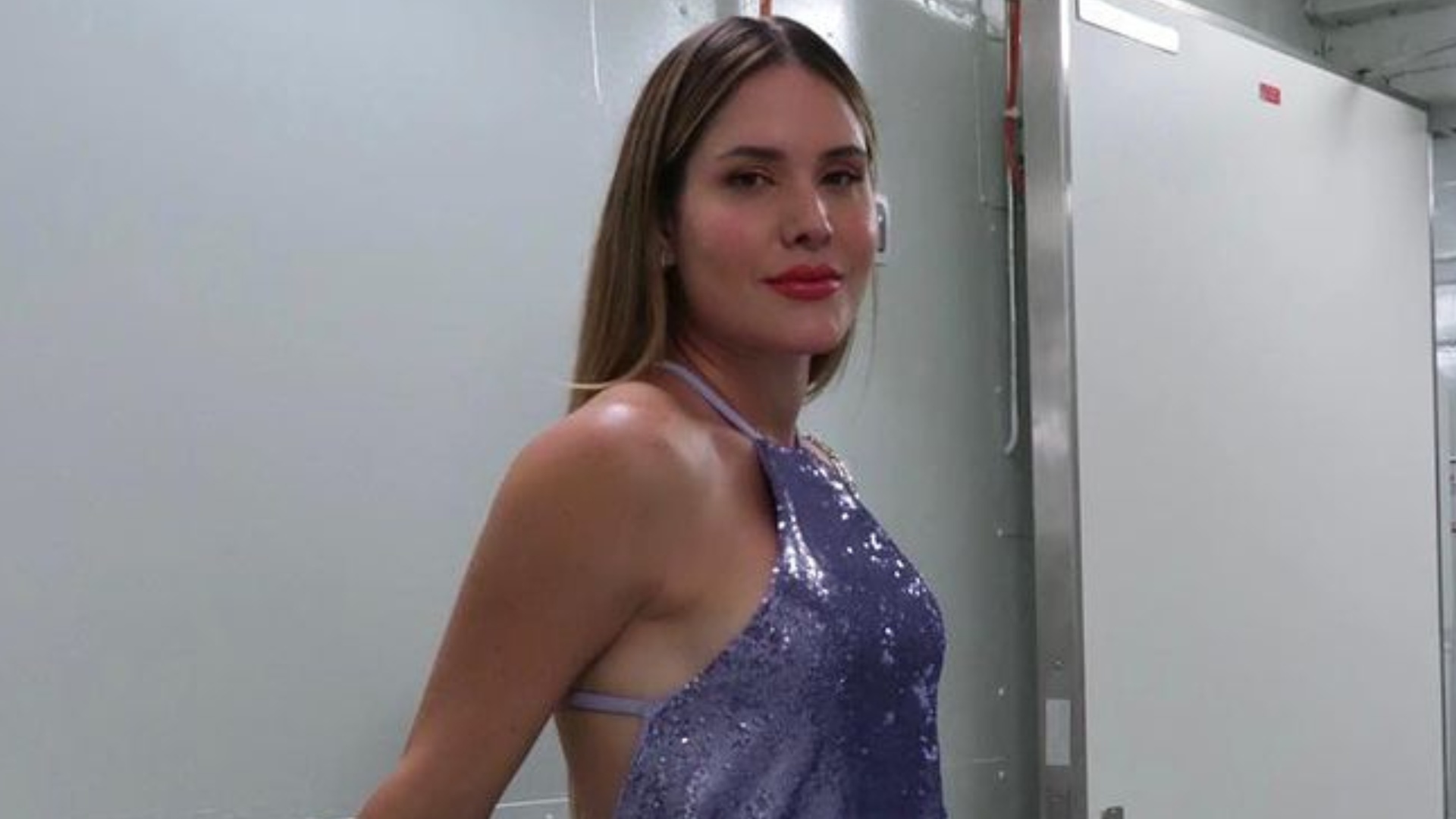 Esposa de Wesley Safadão é detonada ao apostar em vestidinho brilhante: ‘Cafona’