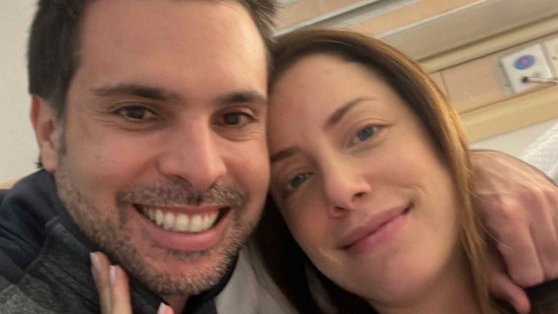 Grávida, Fabiana Justus tranquiliza fãs após passar por cirurgia: “Aliviada”