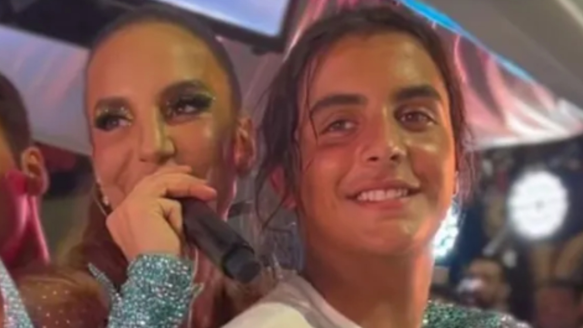 Marcelo Sangalo, filho de Ivete, usa conta da mãe para mandar recado para ídolo