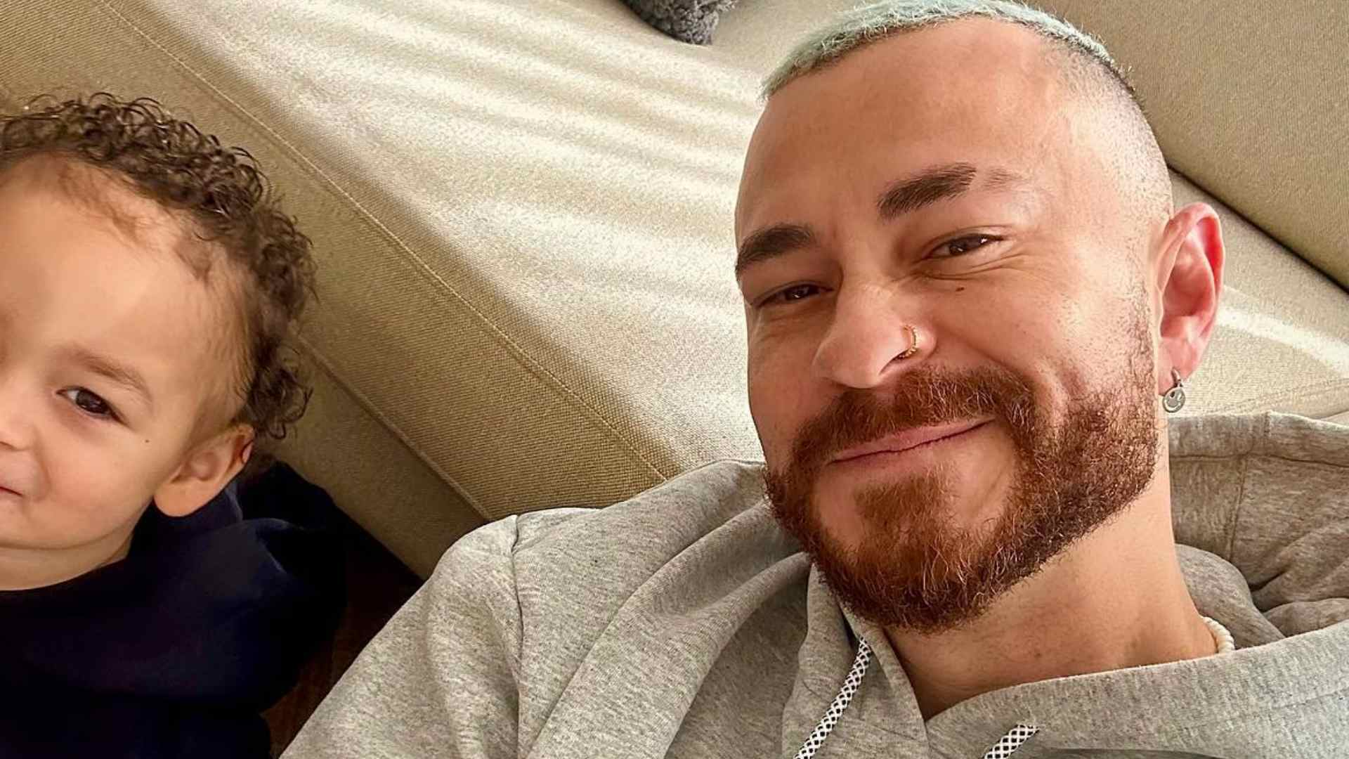 Fred Bruno posta foto com o filho e semelhança chama atenção: “Cópia perfeita”
