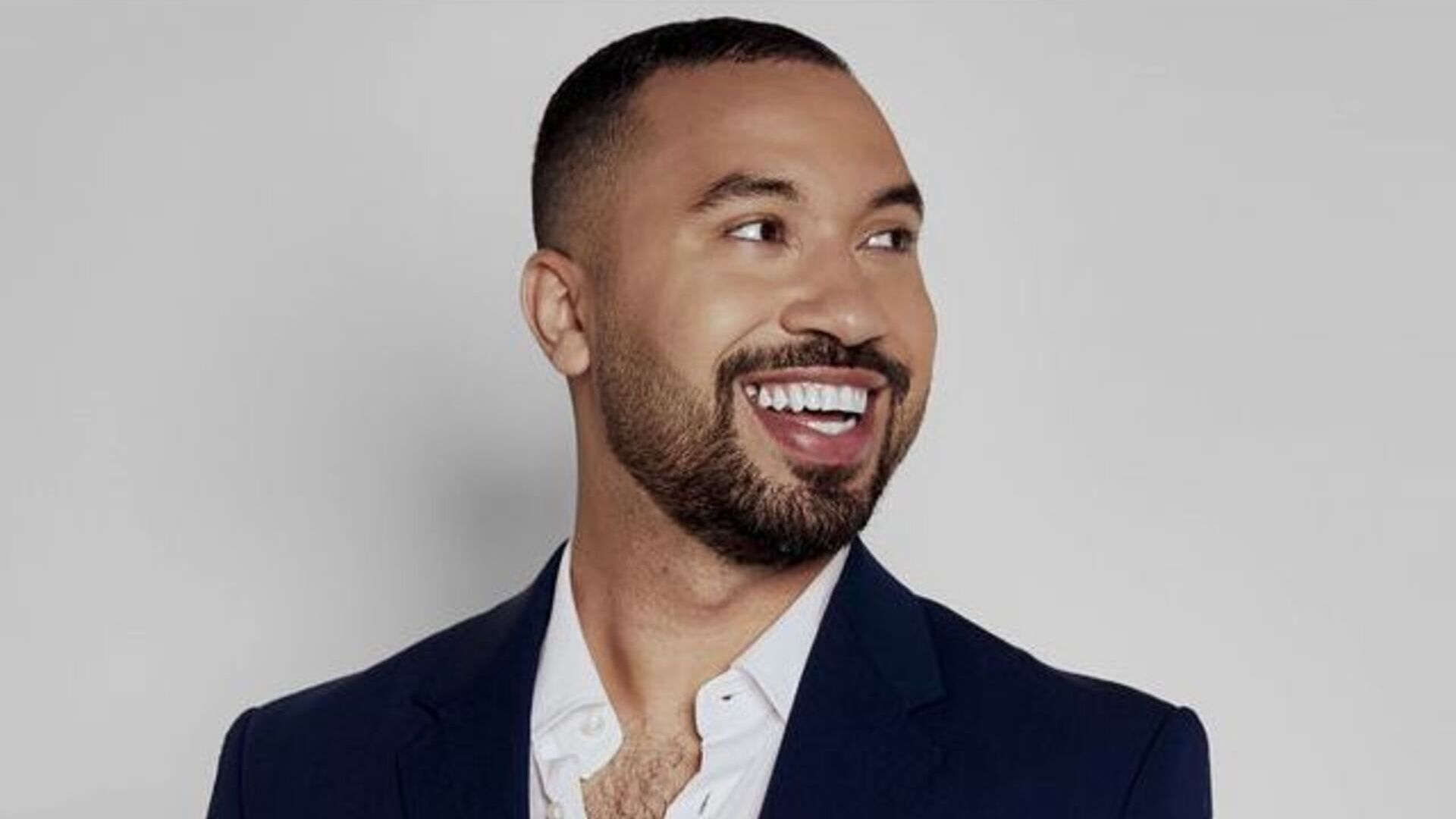 Gil do Vigor celebra compra de mansão nova em seu aniversário: “Sonho”