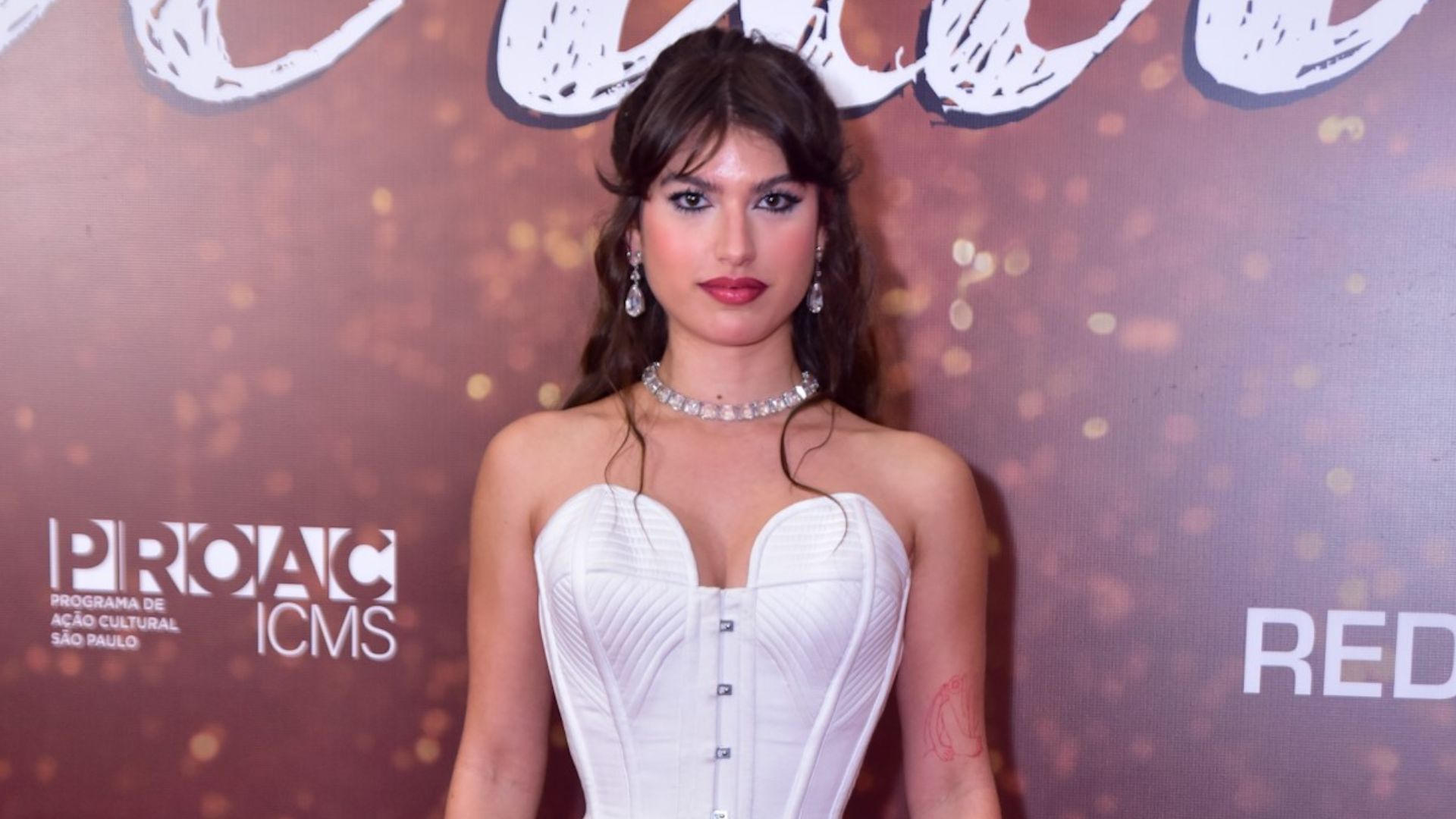 Giovanna Grigio entrega diferenças em protagonista de novo filme de época: ‘Impulsiva’