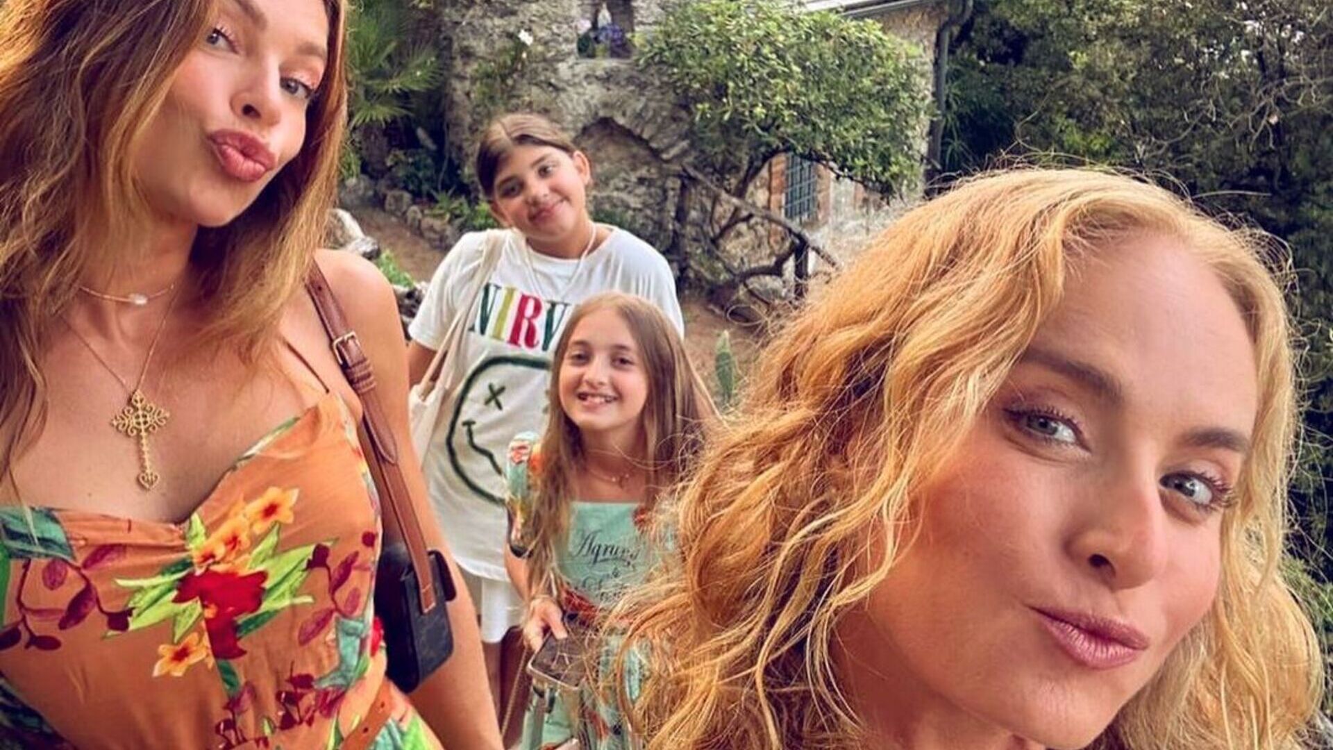 Com as filhas, Grazi Massafera e Angélica curtem passeio na Itália: ‘Alegria’