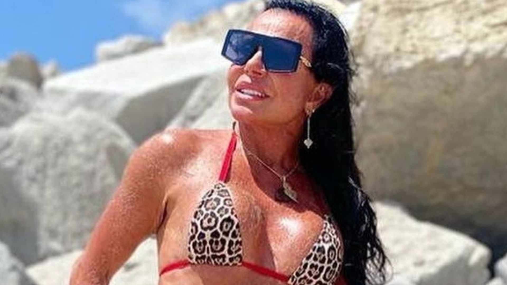 Gretchen mostra fotos na praia sem filtro: ‘Pode dar zoom’