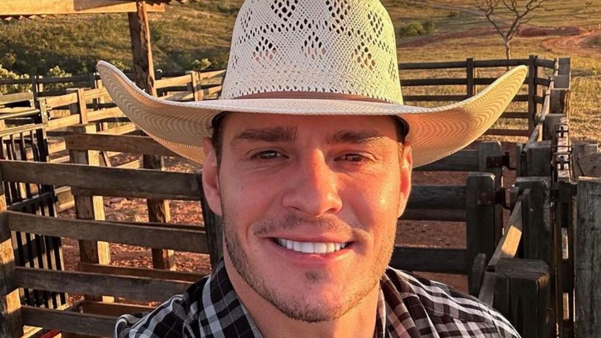 Ex-BBB Gustavo Benedetti abre o jogo sobre rumores de namoro: “Uma querida”