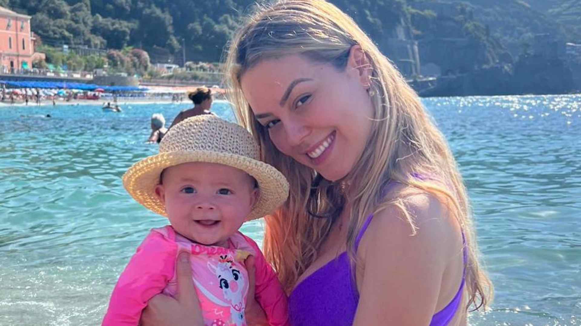 Isabella Cecchi abre o álbum de fotos de viagem ao comemorar o mesversário da filha