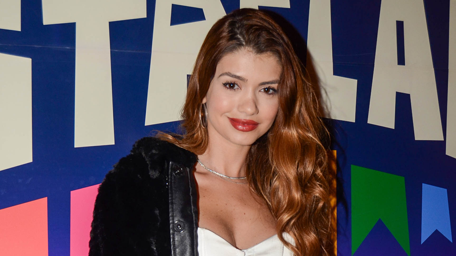 Ex de Luan Santana, Izabela Cunha esbanja estilo em noitada