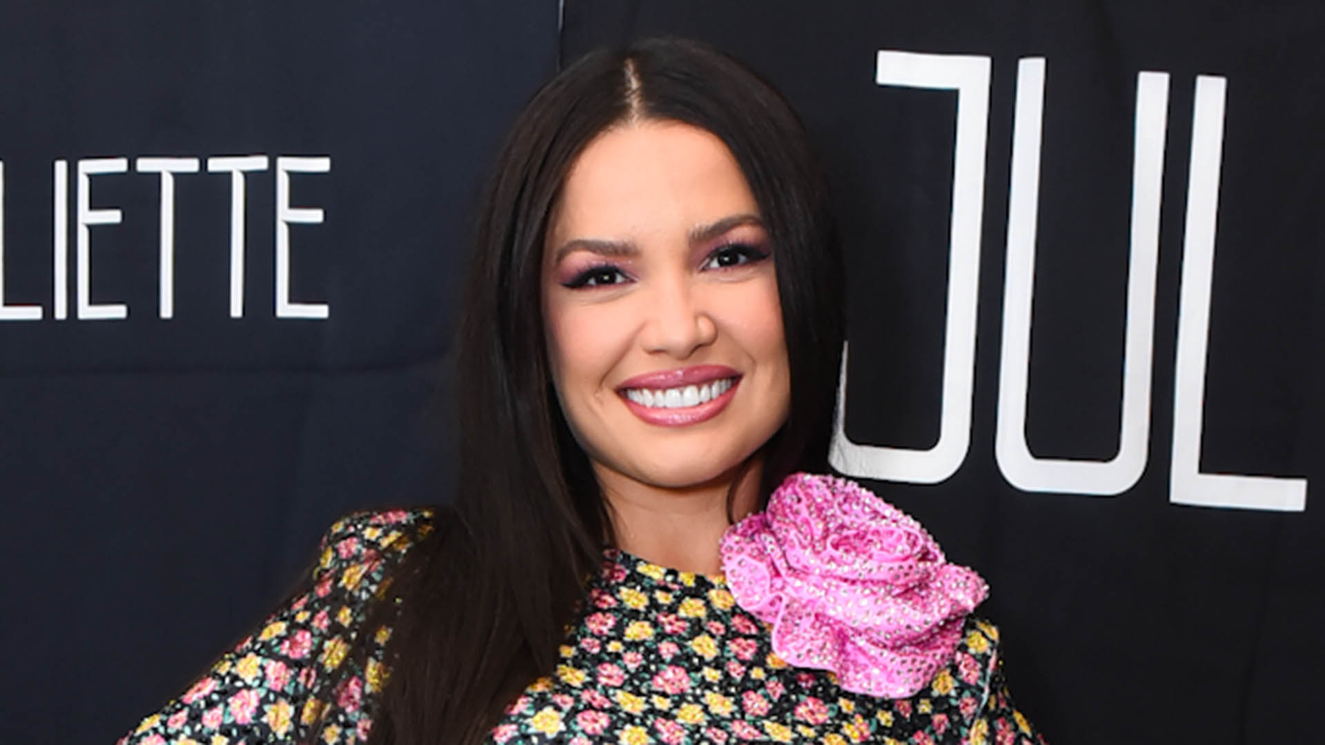 Juliette aposta em look comportadíssimo para show em SP
