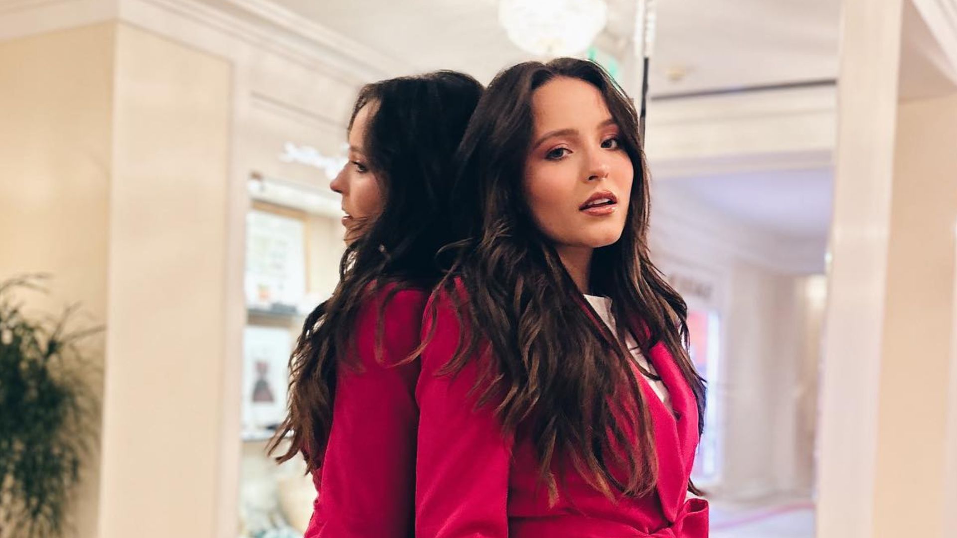Como a mãe de Larissa Manoela teria vendido a mansão da atriz? Entenda possíveis trâmites