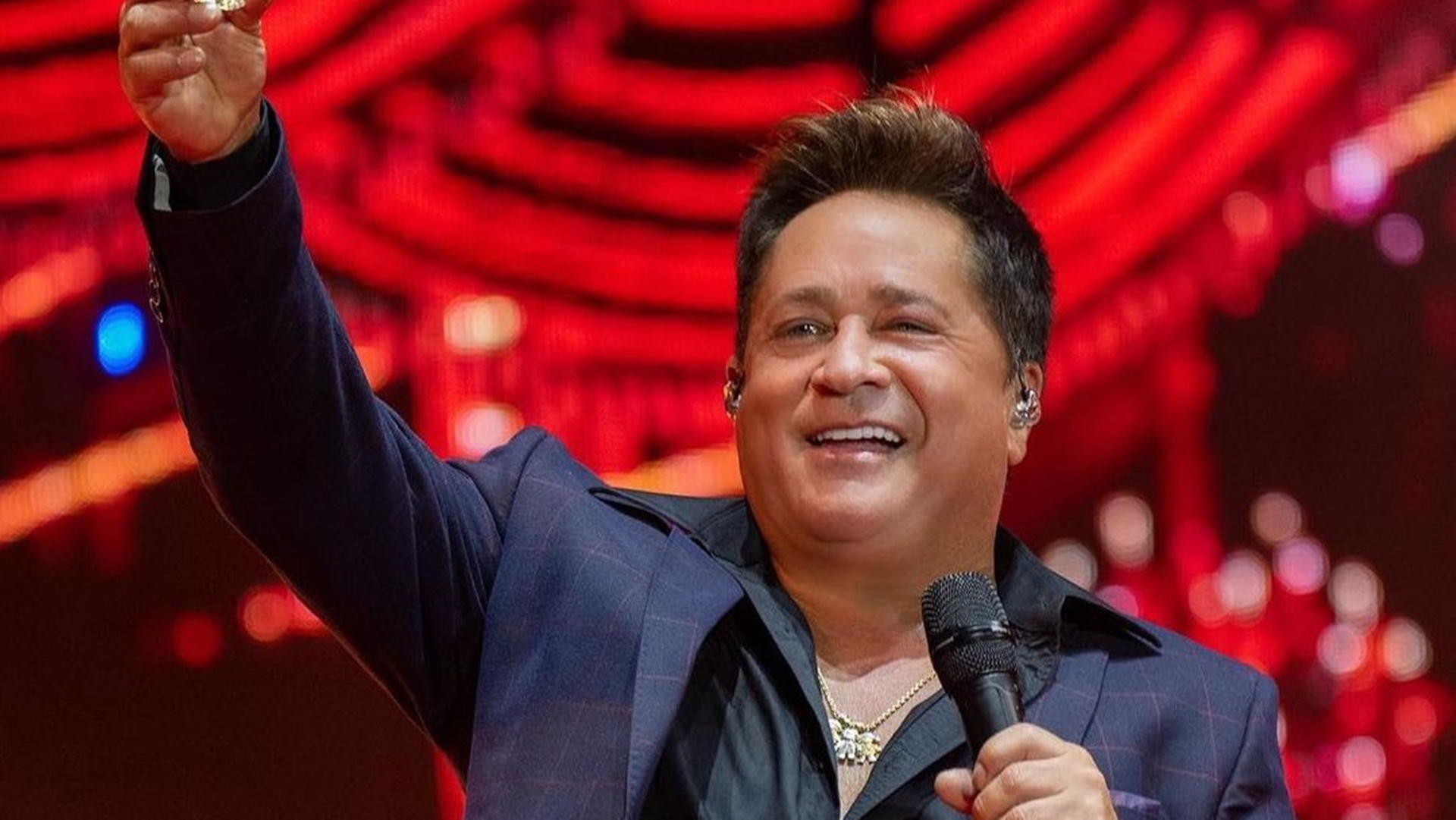 Treta política quase dividiu família de Leonardo na eleição; relembre
