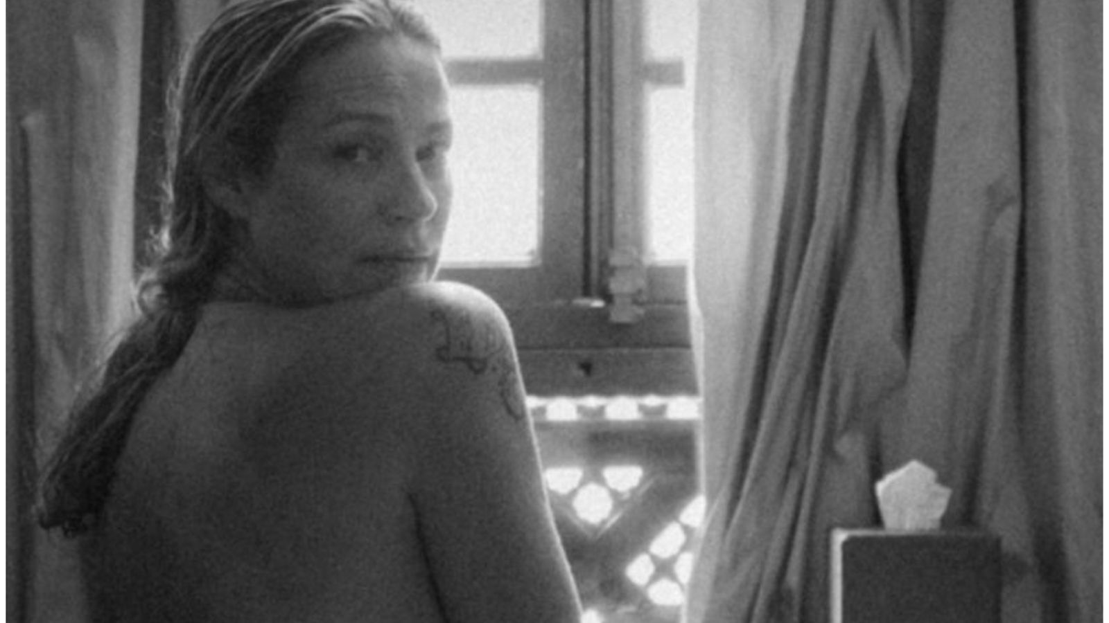 Luana Piovani esbanja sensualidade ao posar nua para o namorado