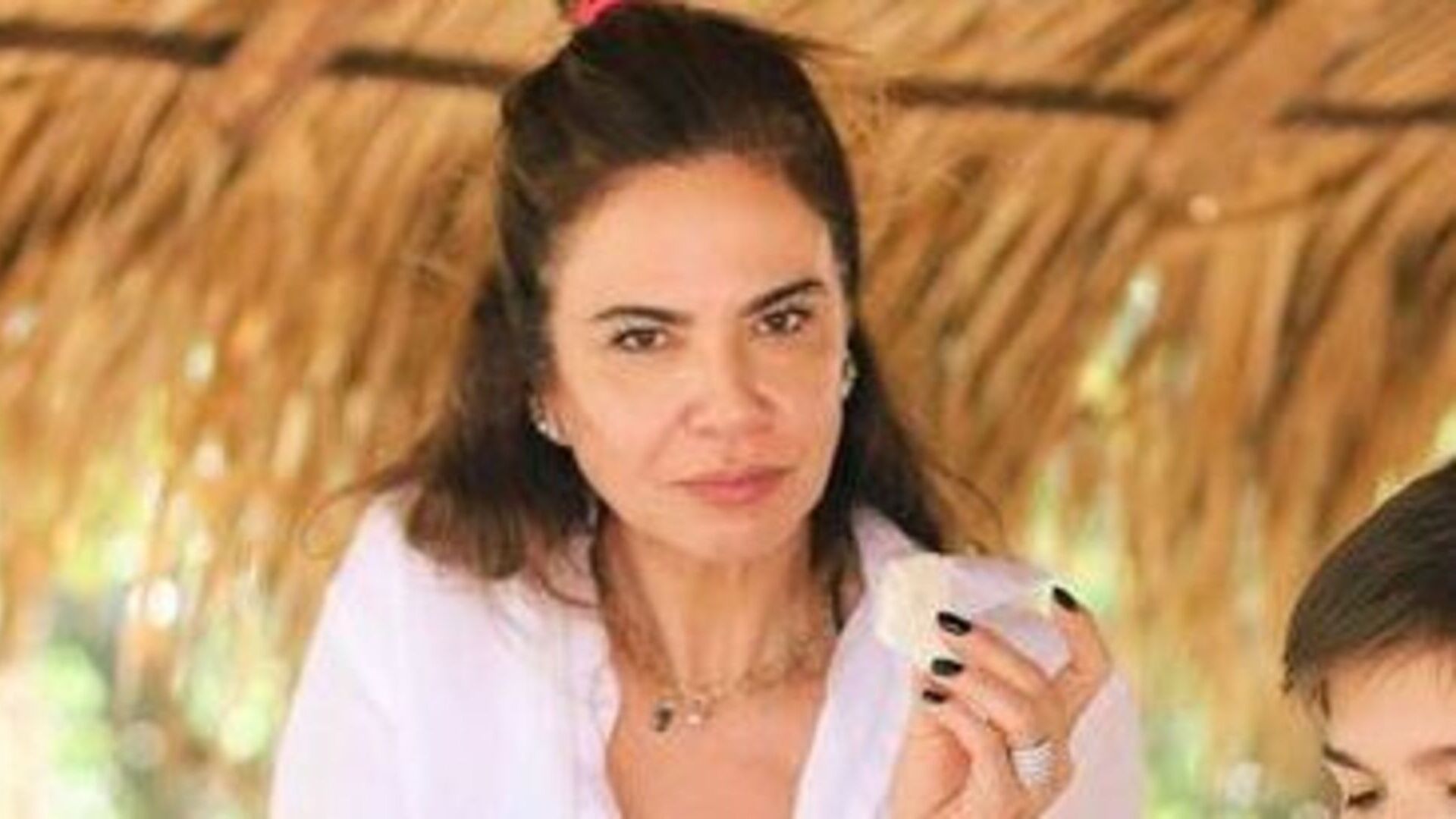 Luciana Gimenez encanta seguidores ao abrir álbum de fotos de viagem com o filho