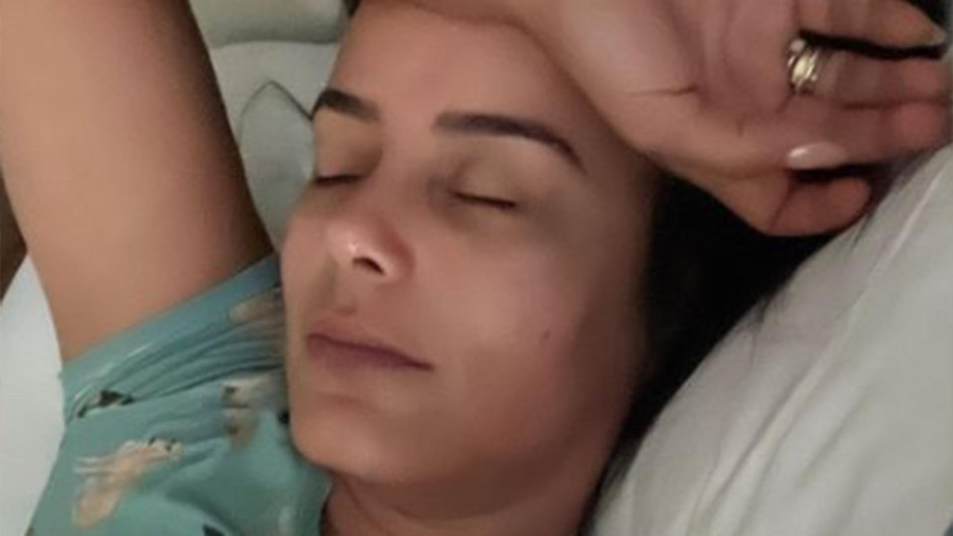 Indireta?! Luciele Di Camargo posta recado enigmático na web: ‘Preguiça’
