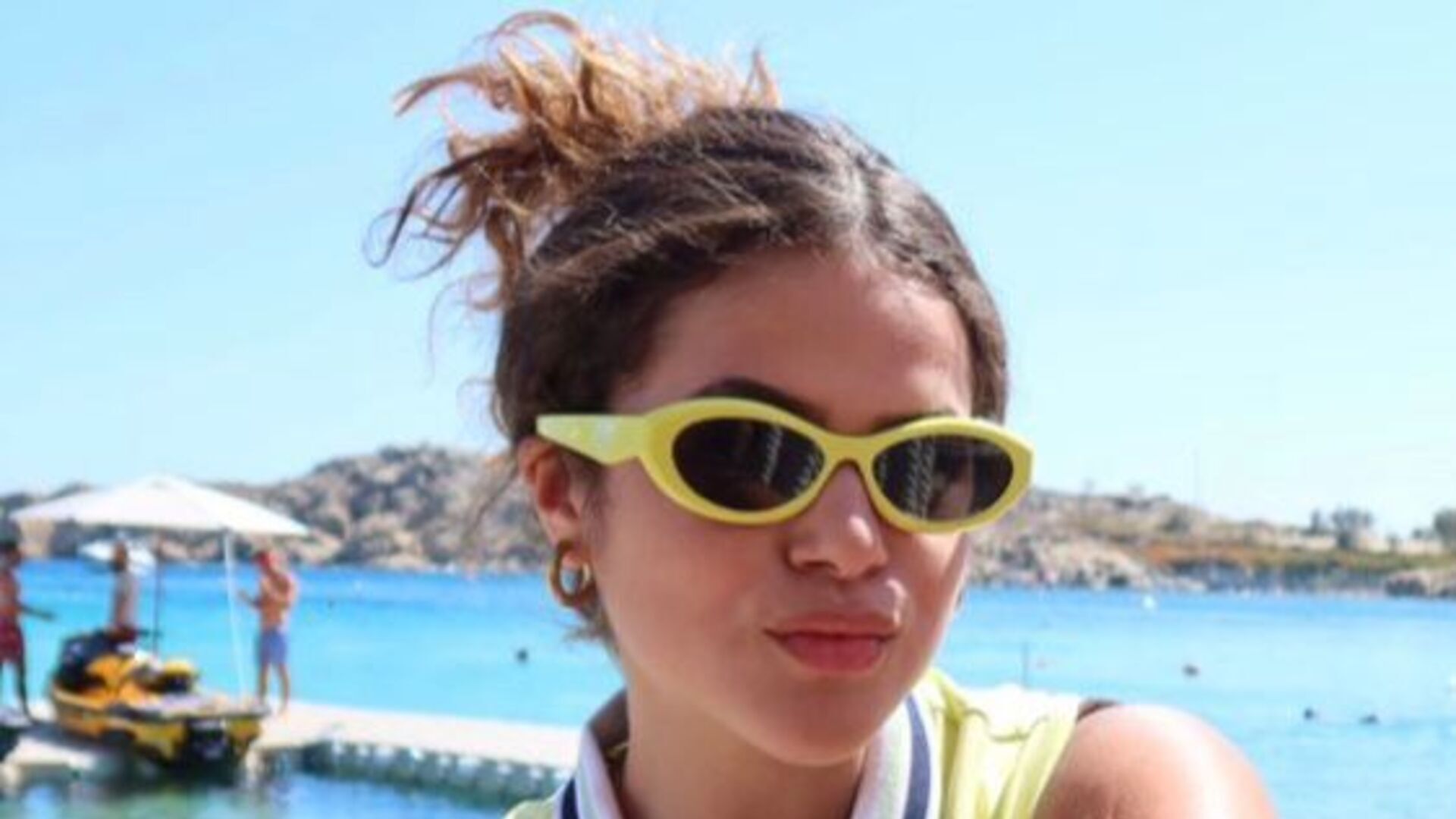 Maisa Silva esbanja estilo na Grécia e é aclamada por fãs: “Maravilhosa”