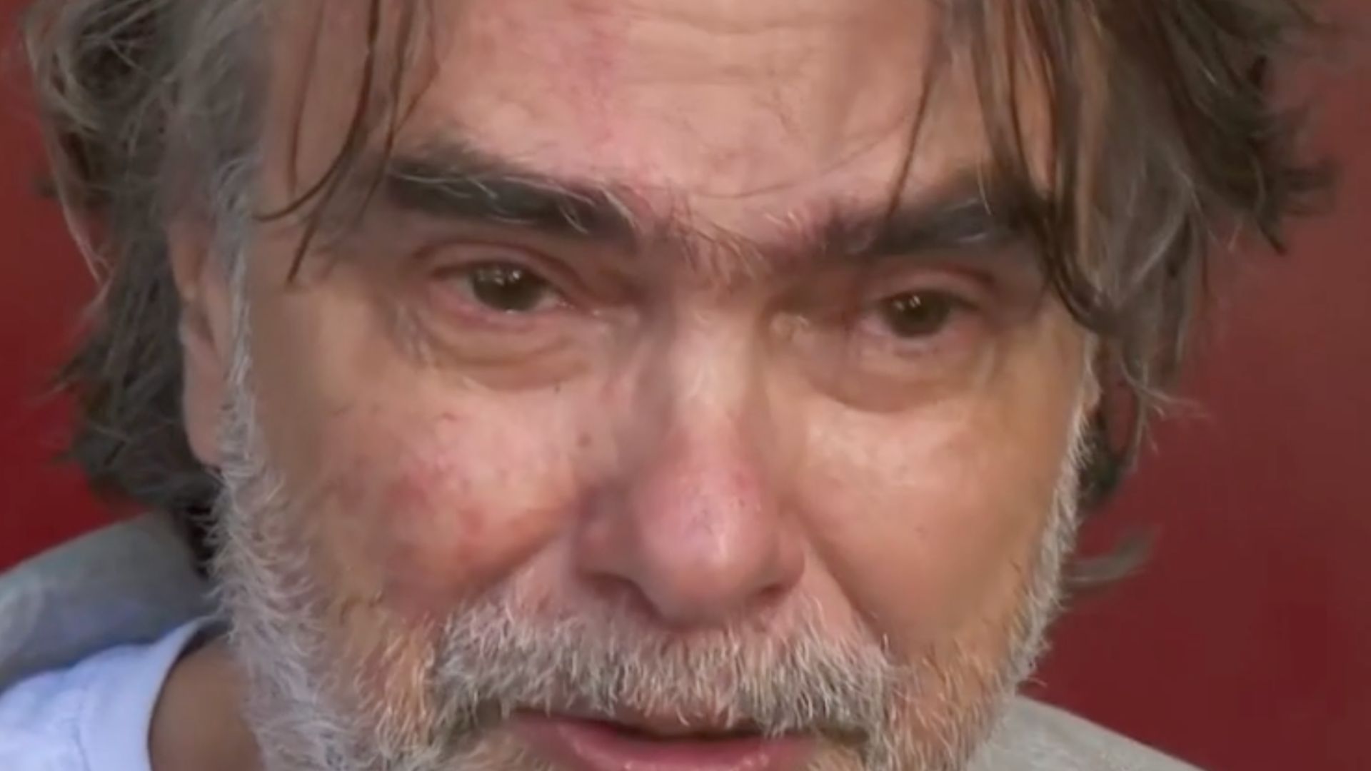 Aos prantos, marido de Zé Celso quebra o silêncio: “Segurei as duas mãos dele'”