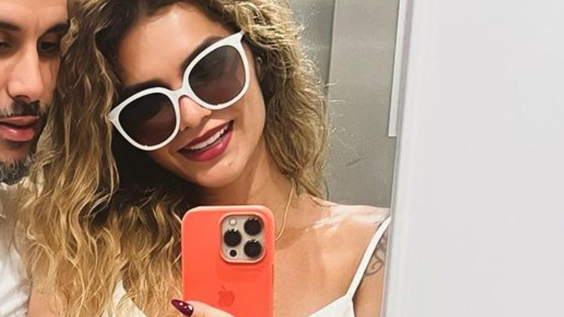 Combinando look, Kelly Key surge em foto rara com o marido: ‘Lado a lado’