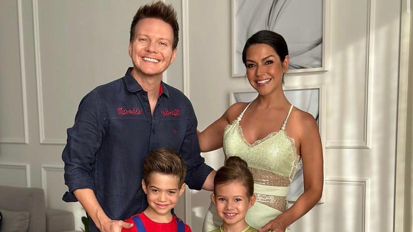 Thais Fersoza e Michel Teló fantasiam os filhos para comemorar aniversário e fofura derrete os fãs