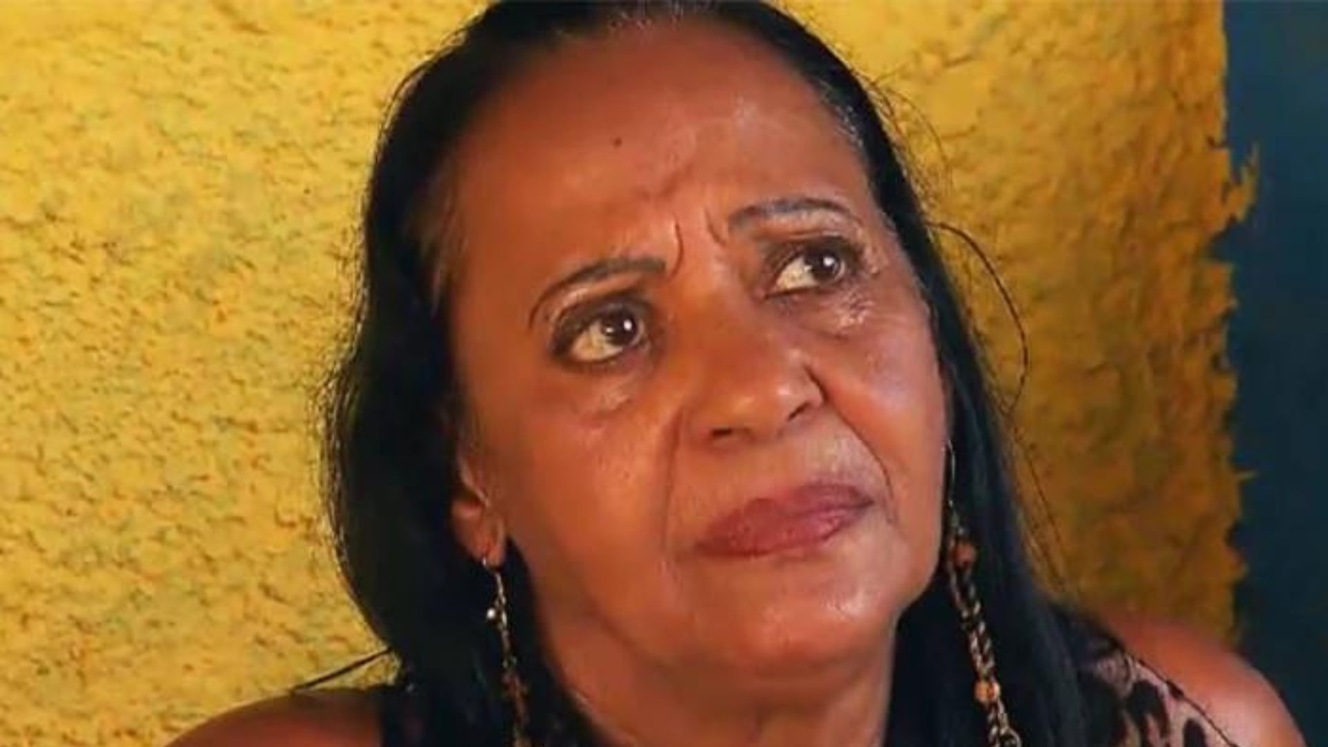 Prisão, drogas e programas: a difícil vida da ex-chacrete Índia Potira em comunidade
