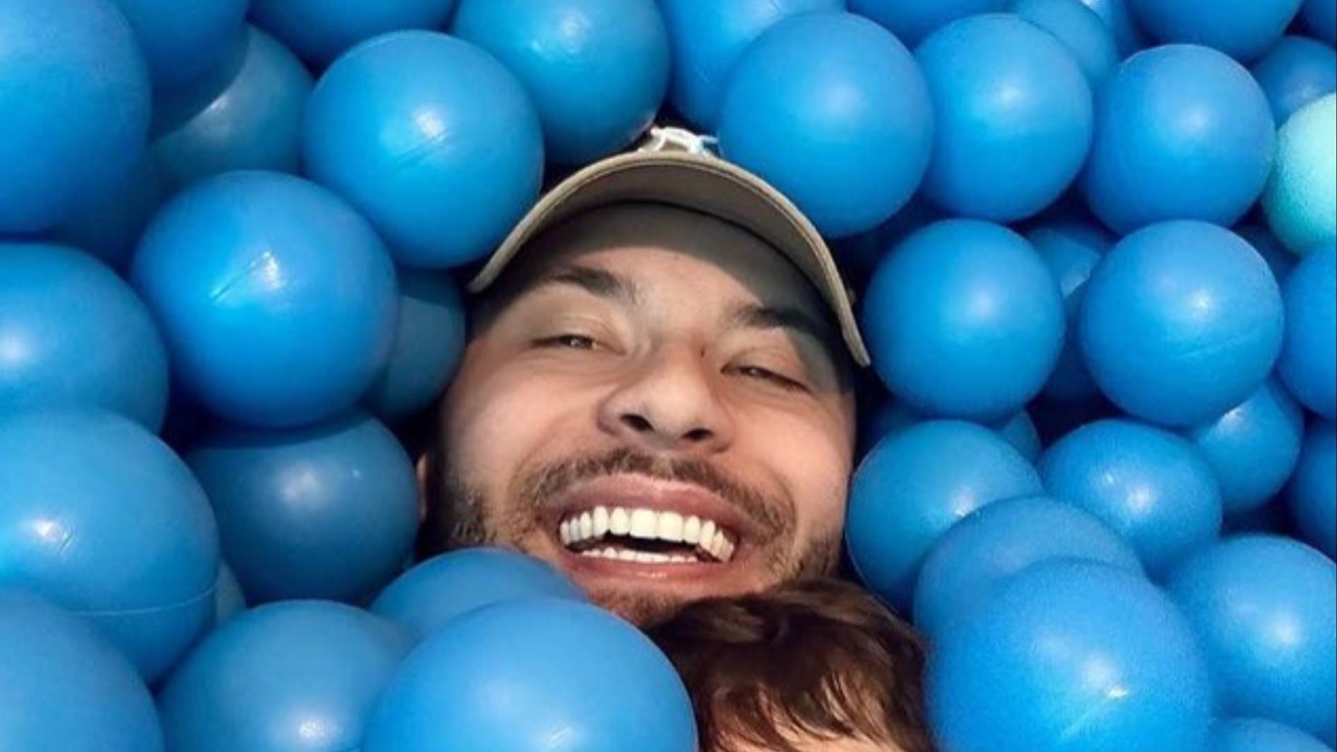 Murilo Huff encanta ao aparecer em momento fofo com o filho Léo: ”Carinha da Marília”