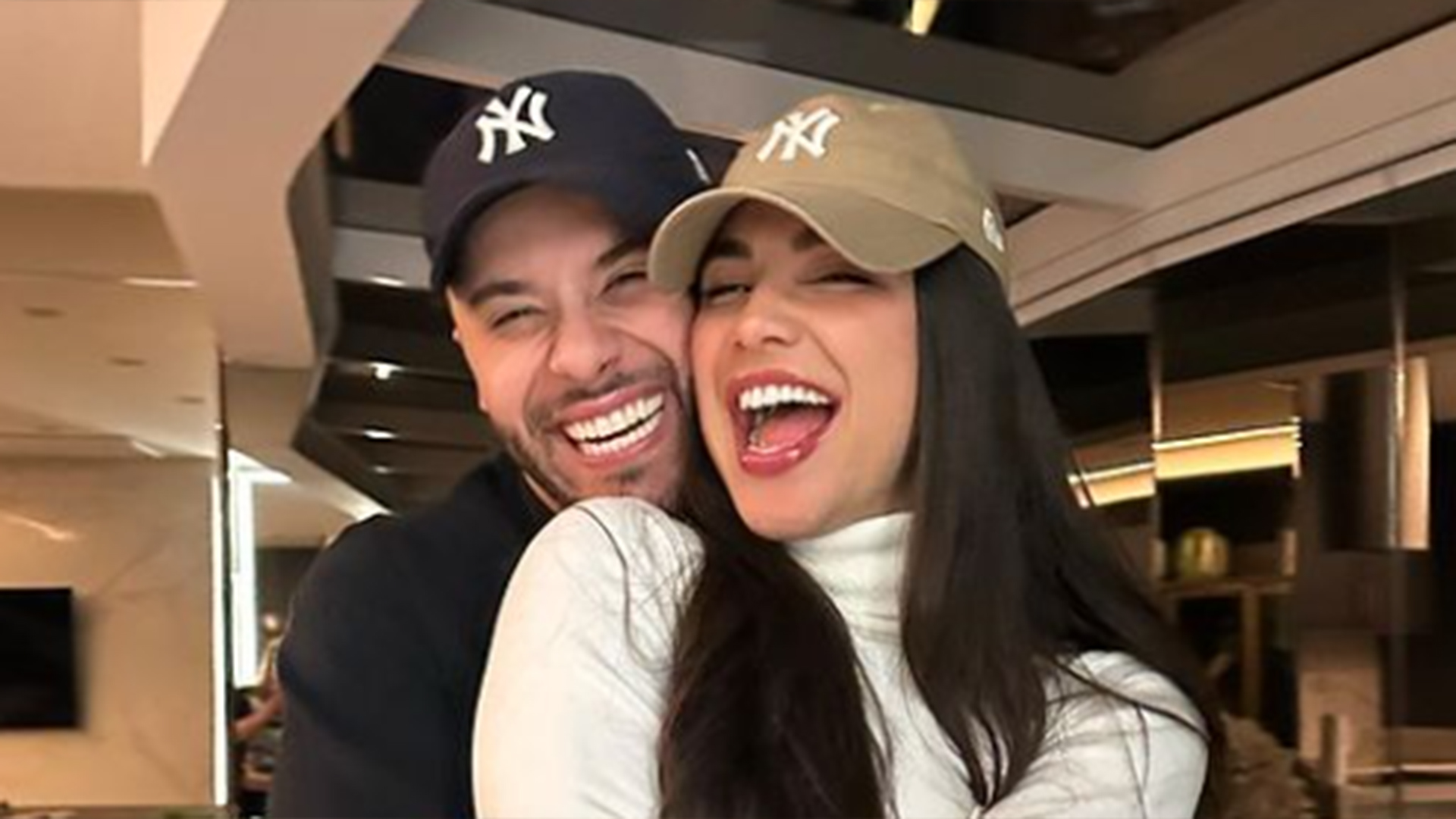 Murilo Huff abre álbum de fotos românticas com a namorada, Gabriela Versiani