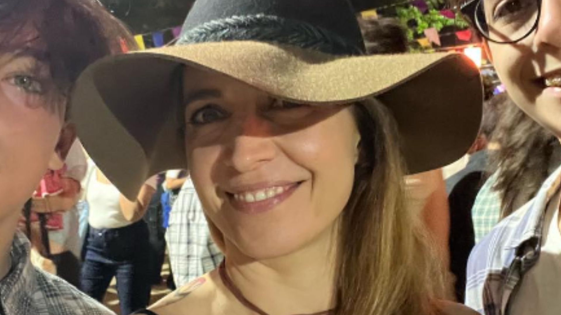 Poliana Abritta aproveita festa julina ao lado dos filhos: “Meninões!”