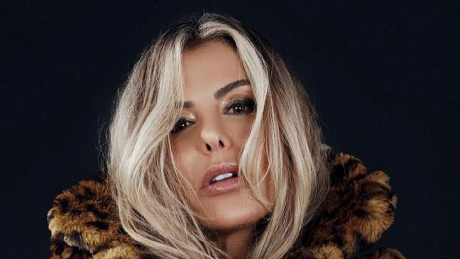 Poliana Rocha imagina gravidez em imagens e Leonardo reage: “Mais um?”