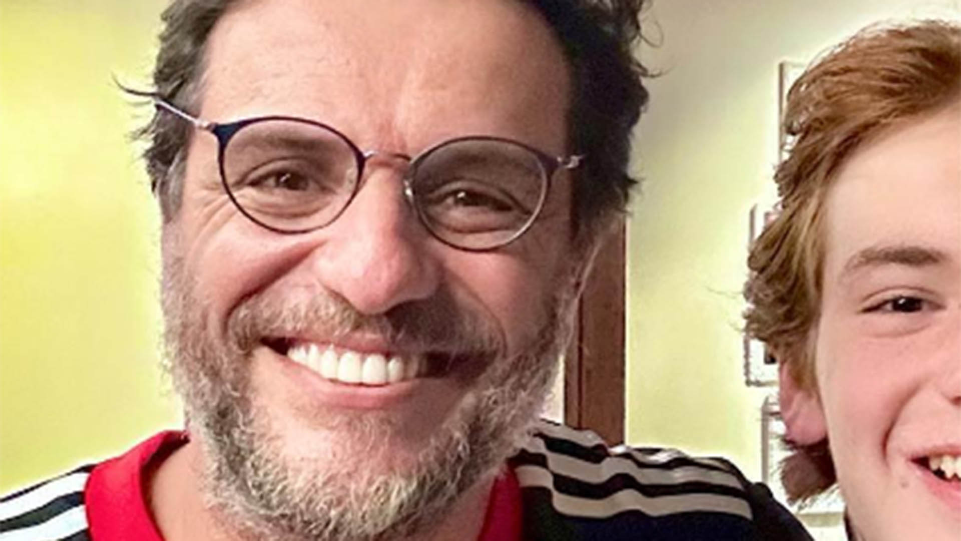 Ele está enorme! Filho de Rodrigo Lombardi rouba a cena em foto com o pai