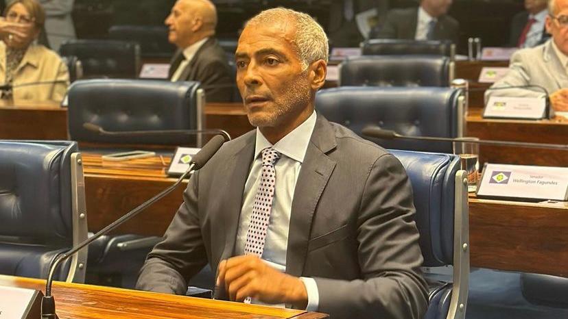 Romário tranquiliza fãs em primeiro post após internação: ‘Tem dado resultado’