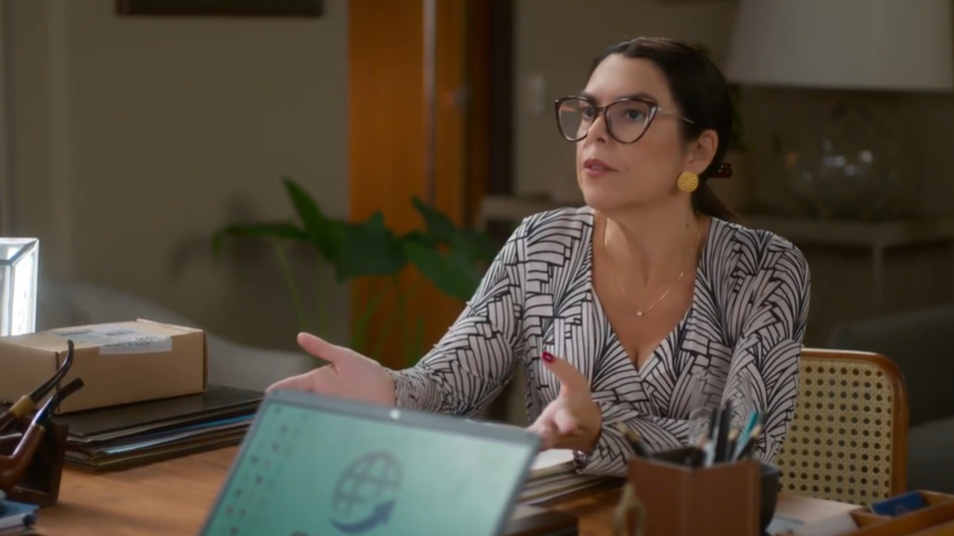Sheila de Vai na Fé, atriz revela ajuda de ator para mergulhar em maldades