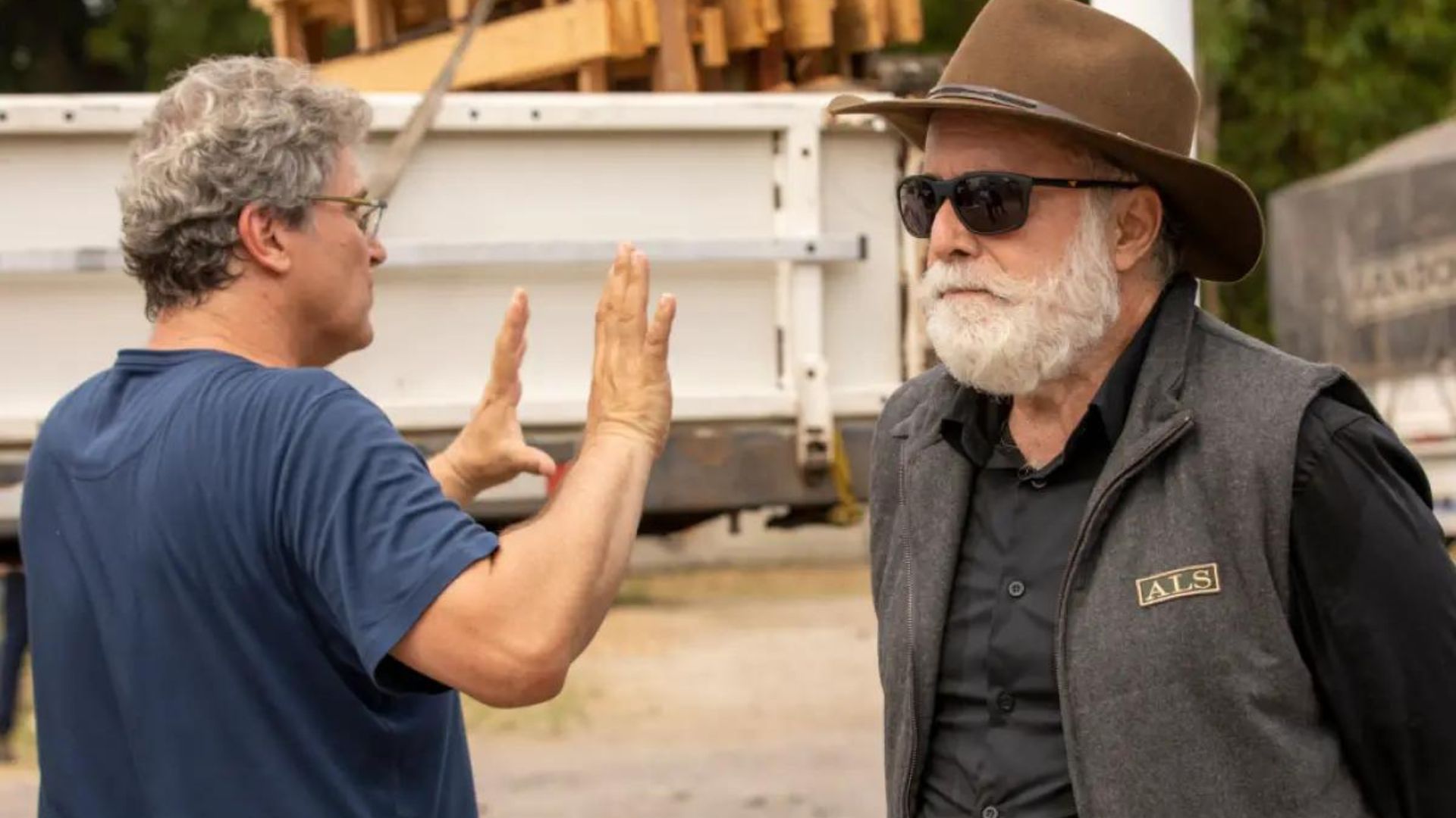 Homem de atitude! Reunião com elenco de ‘Terra e Paixão’ tem queixa de Tony Ramos